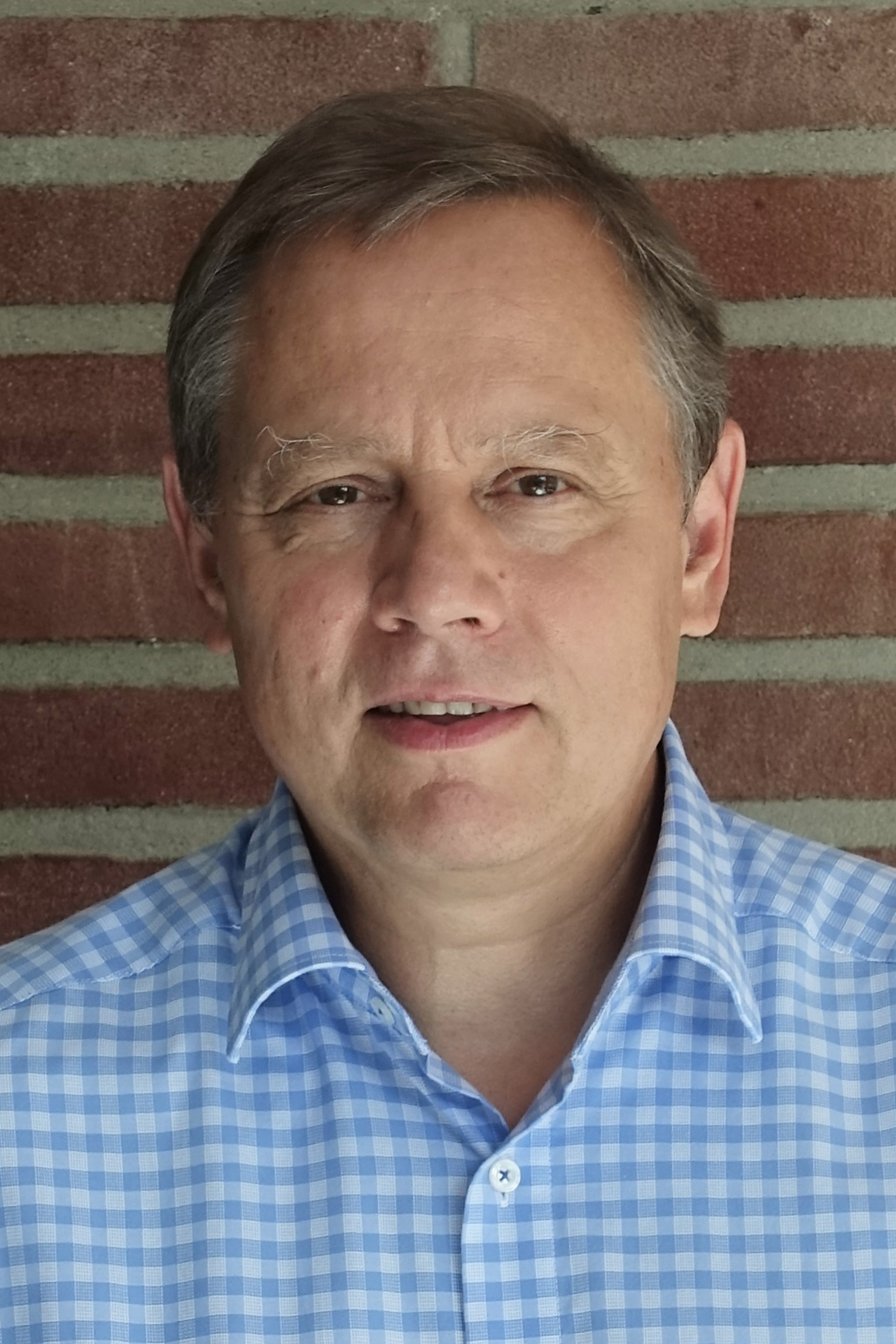 Dr. Andreas Lux Dr. Andreas Lux